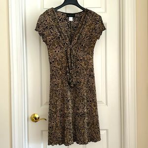 Connected Apparel Dress Size 6 Beige Black Short Sleeves Necktie Ribbed fabric